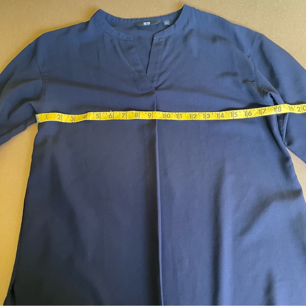 Uniqlo Classic Minimalist Lightweight Navy Blue V-neck Blouse - Picture 2 of 7
